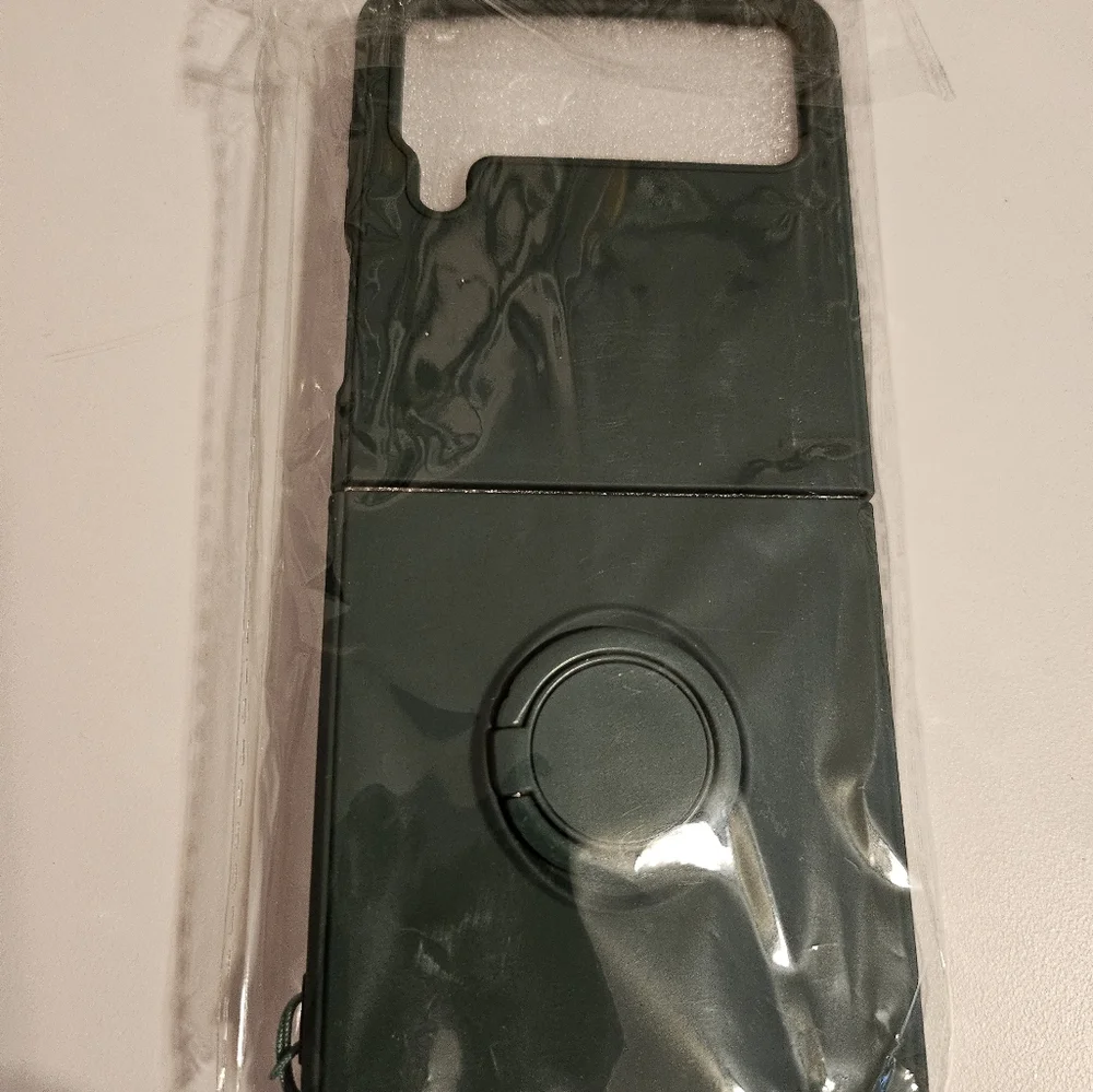 NEW Galaxy Z Flip 4 Liquid Silicone Magnetic Phone Case
